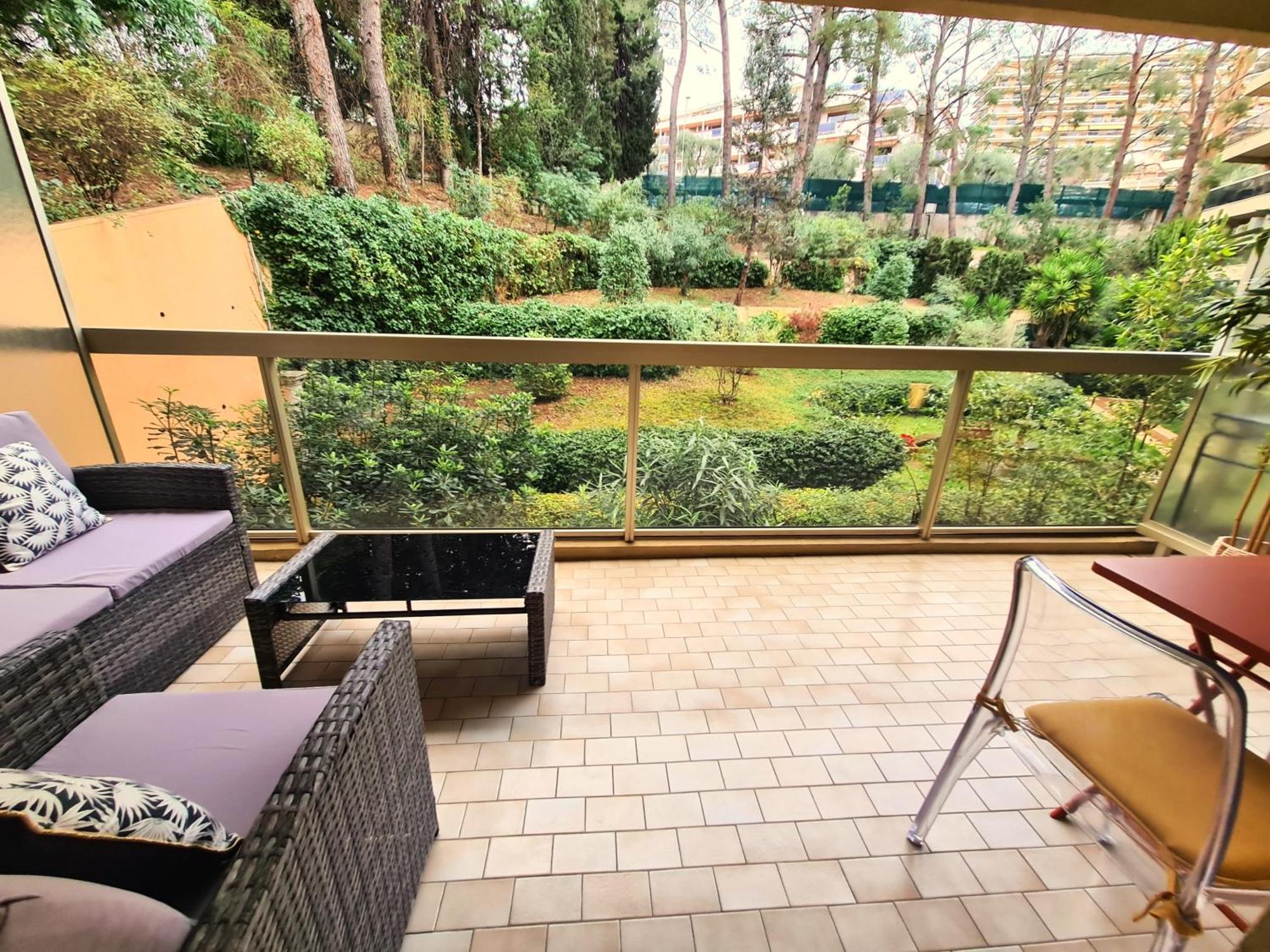 Studio Grande Terrasse A 5 Min De La Mer Nice Exterior photo